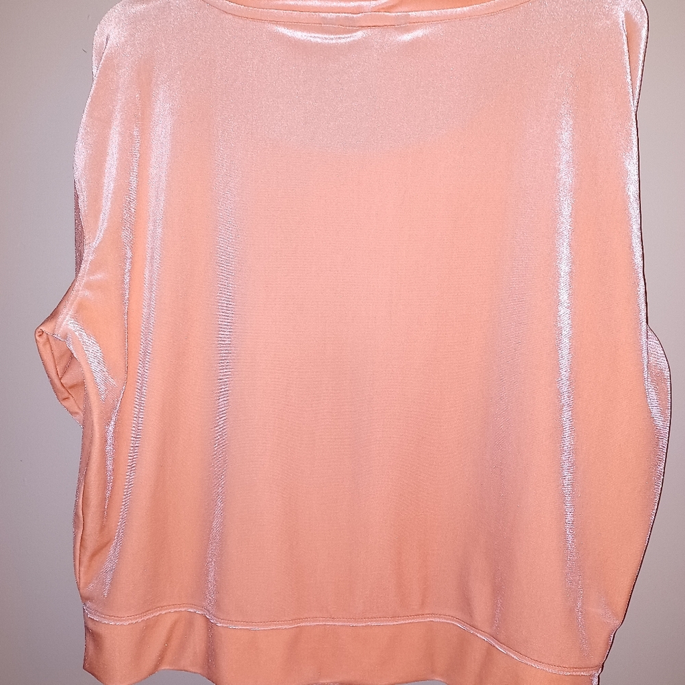 Beautiful pull over - Picture 2 of 4
